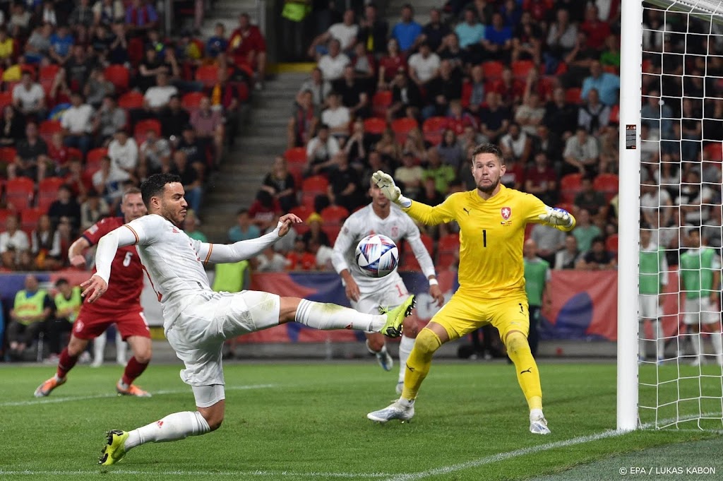 Spaanse voetballers redden in slotfase punt bij Tsjechië 