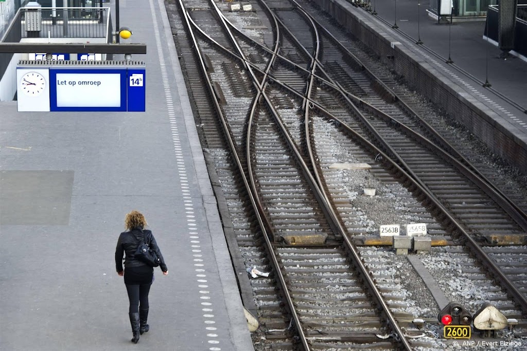 ProRail: oorzaak storing treinverkeer Amsterdam nog niet bekend