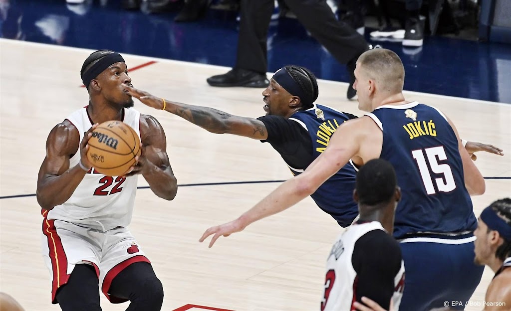 Basketballers Heat trekken stand gelijk in NBA-finale