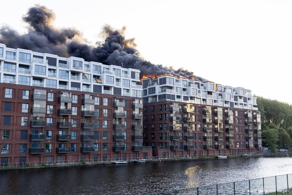 Zeker 20 appartementen Amsterdam jaren onbewoonbaar na brand