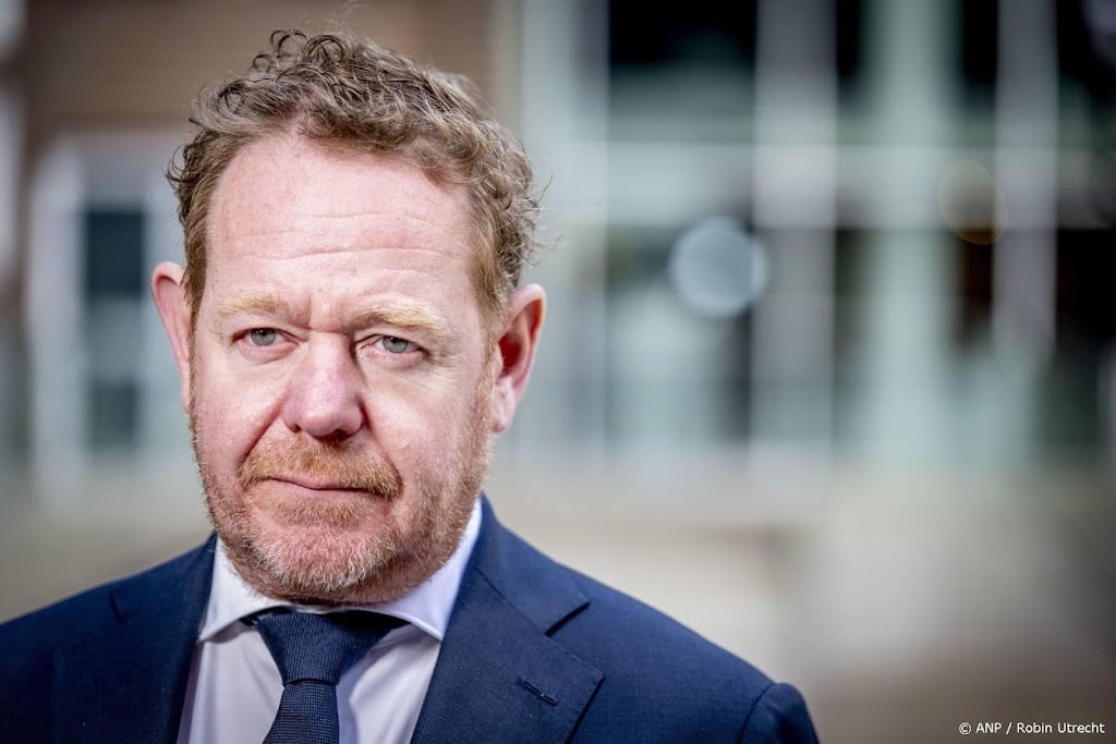 Van Weel: schokkend dat medewerkers Motherless kinderporno delen