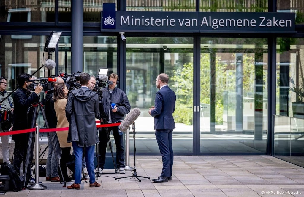 Van den Brink: asielweigergemeente moet in gesprek met buren