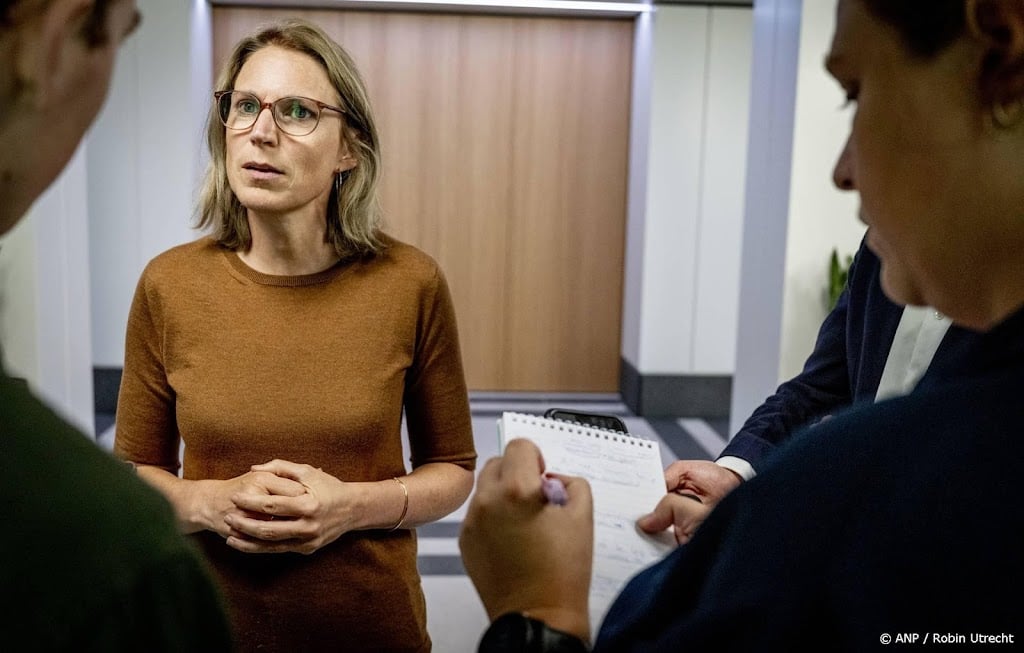 Boekholt wil gemeenten nu niet aanspreken op huizen statushouders
