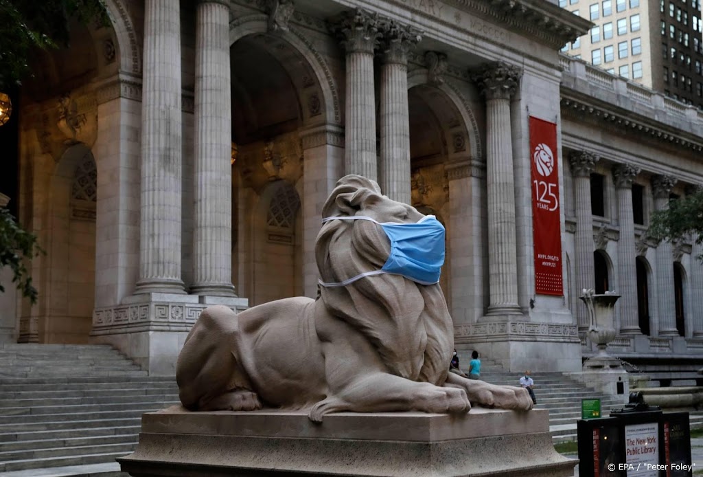 New York versoepelt verder maar nog lang niet voor toeristen