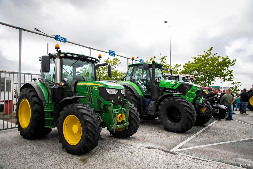 Boeren gaan verspreid over het land opnieuw de weg op
