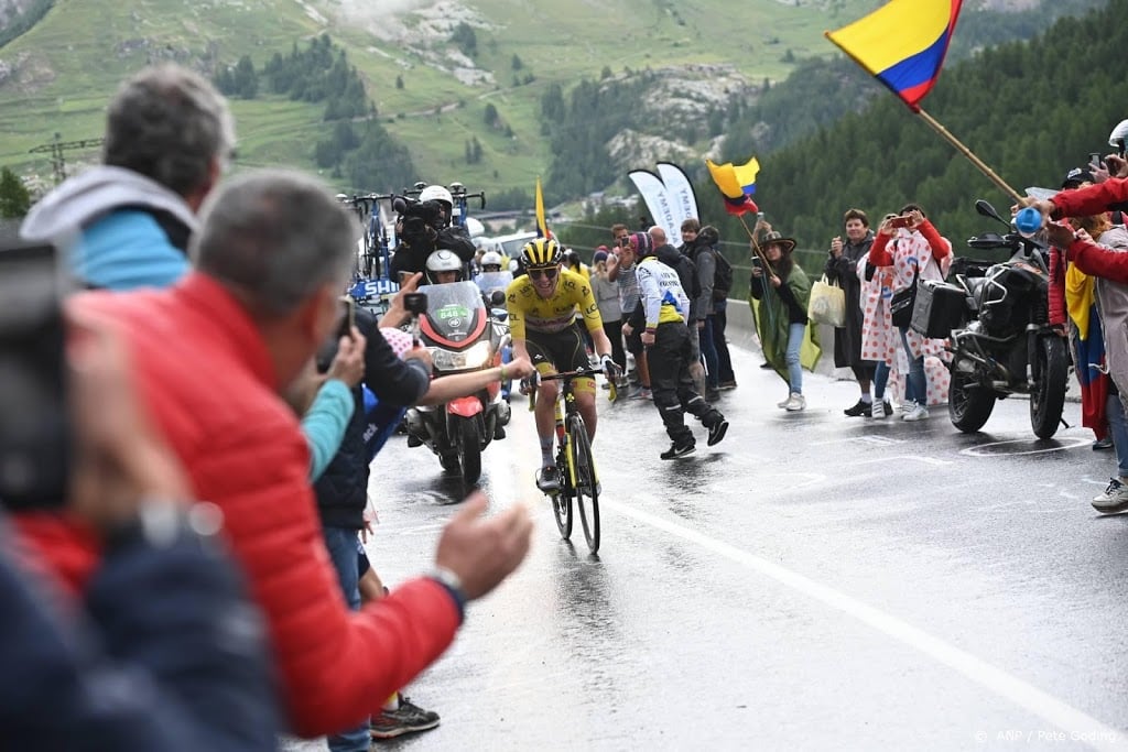 Eerste rustdag voor Tourpeloton na twee natte bergetappes