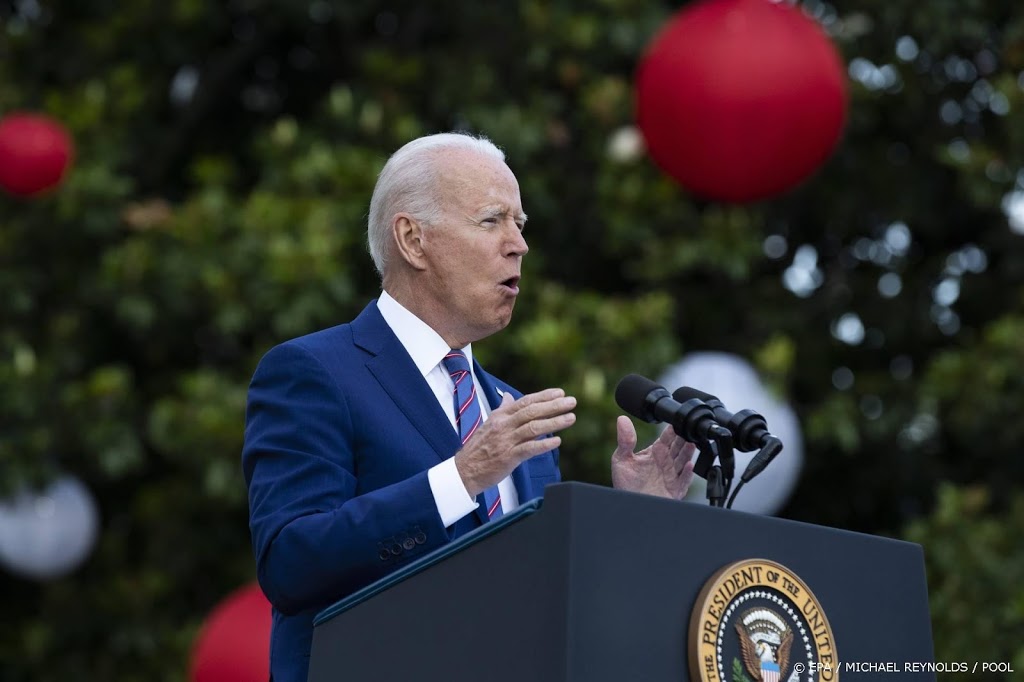 Biden kijkt terug op jaar coronavirus tijdens 4 juli-viering VS