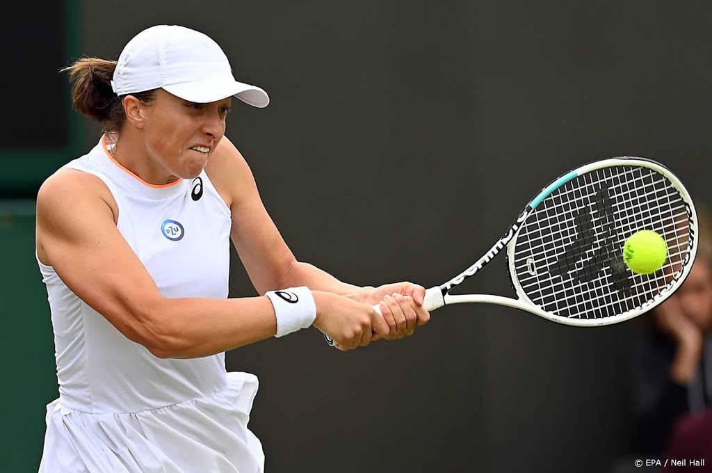 Tennisster Jabeur schakelt Swiatek uit in vierde ronde Wimbledon