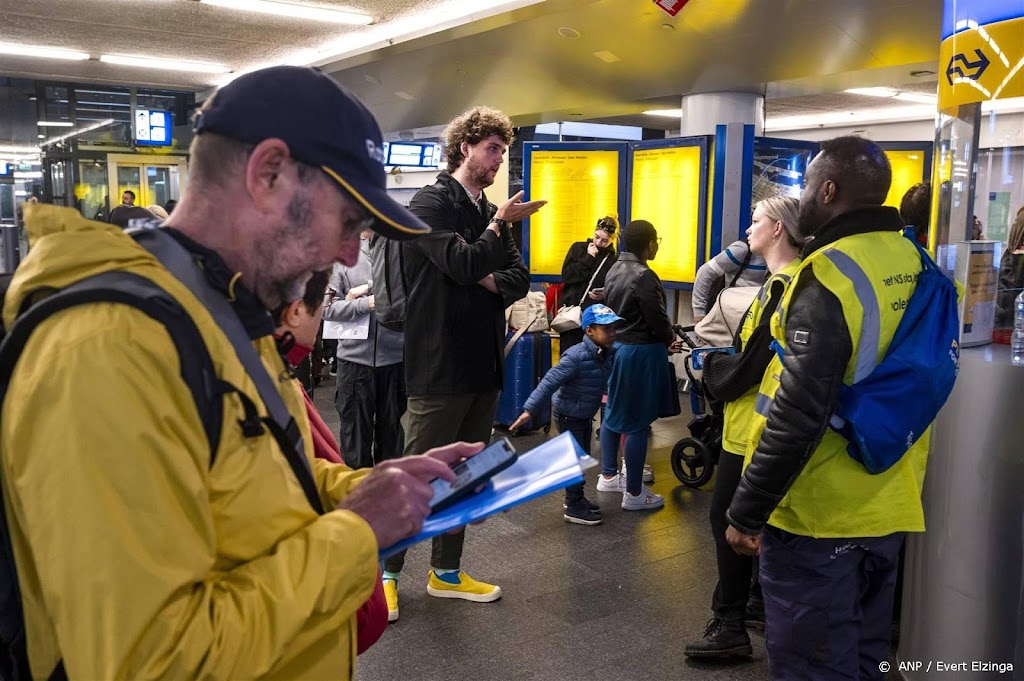 NS: onduidelijk of treinen vandaag nog rijden, storing in reisapp