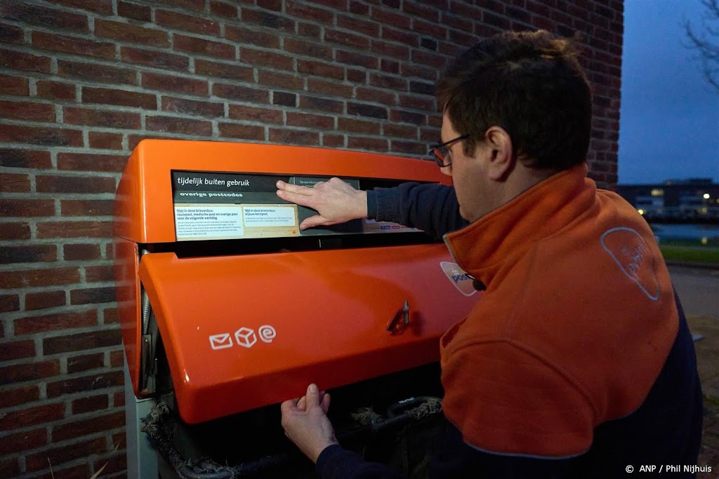 PostNL: postbezorgers in 3 provincies niet de weg op om code rood