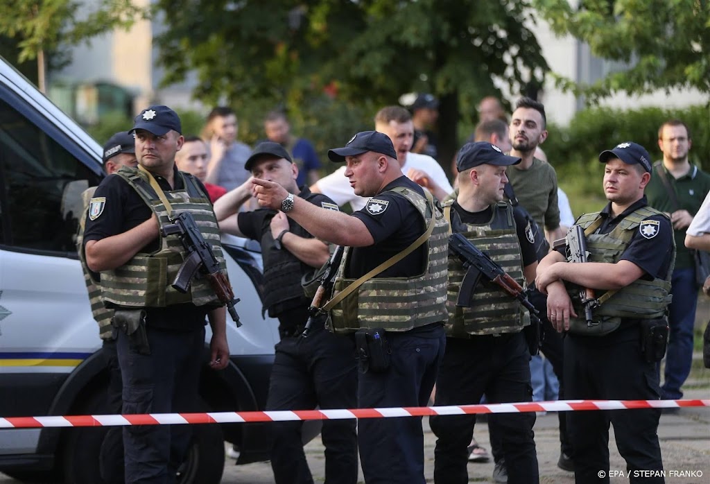 Dode en twee gewonden bij explosie in rechtbank in Kyiv