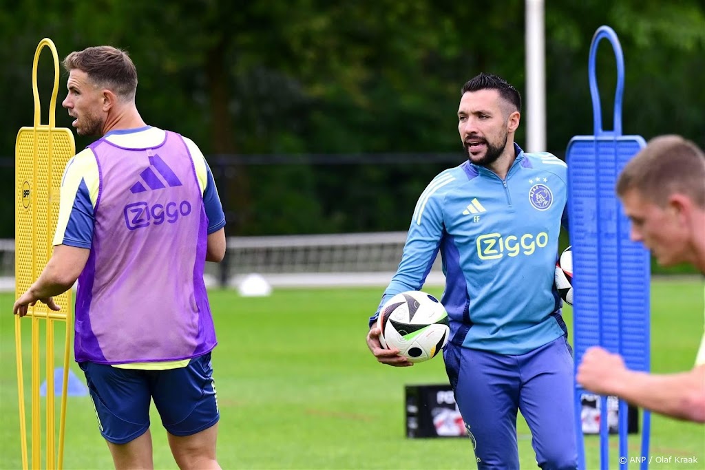 Ajax verliest eerste oefenduel onder Farioli van PEC Zwolle