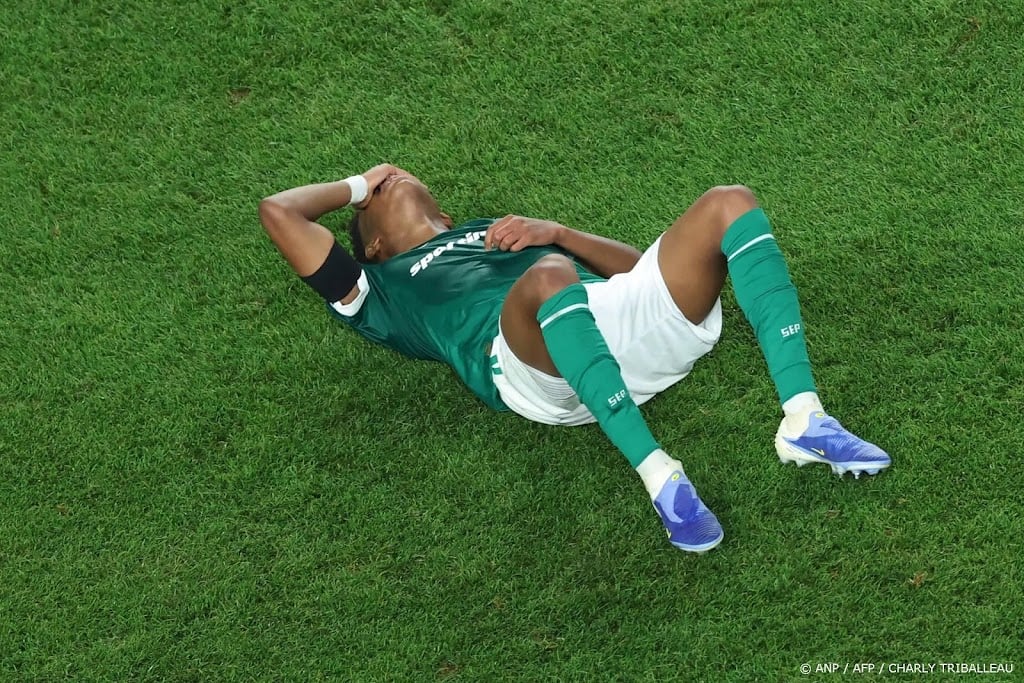 Chelsea via eigen doelpunt Weverton naar halve finale WK clubs