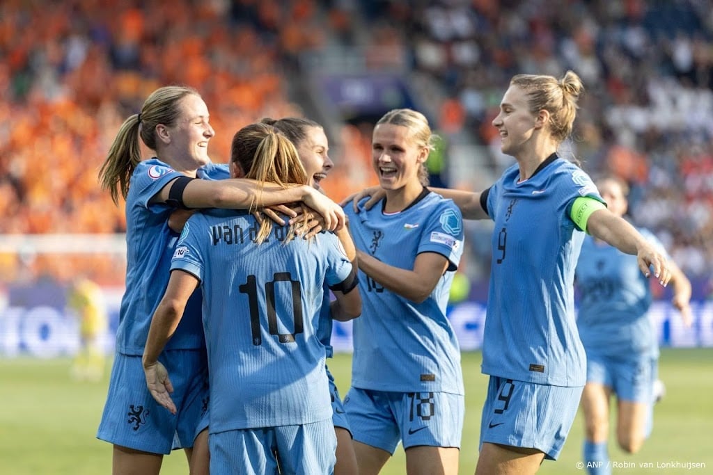 Voetbalsters beginnen met gewenste ruime zege op Wales aan EK