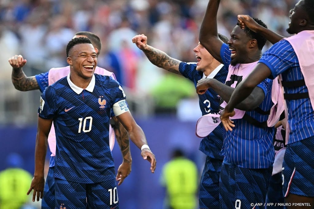 Frankrijk verslaat Paraguay en treft Marokko in kwartfinales WK