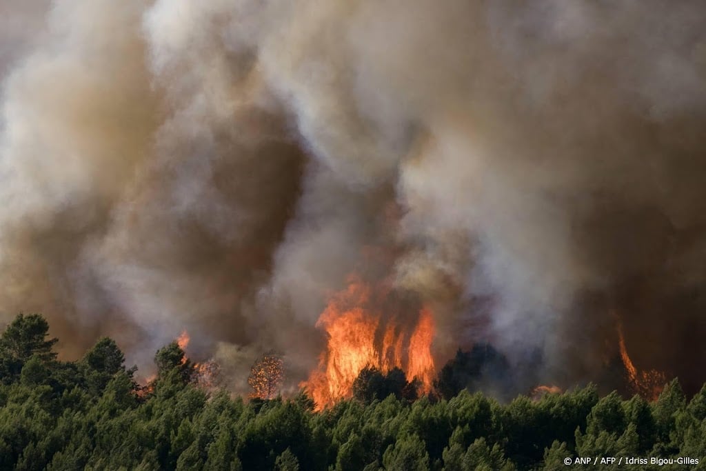 Grote nieuwe natuurbrand verwoest 930 hectare in Zuid-Frankrijk