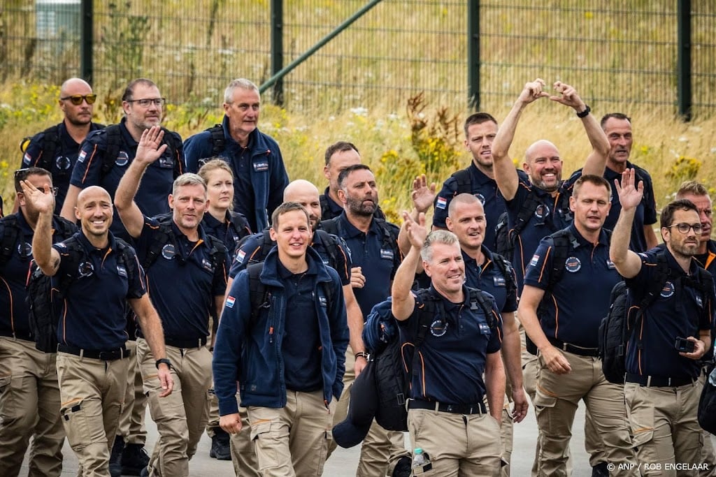 Vliegtuig met USAR-team geland op vliegbasis Eindhoven