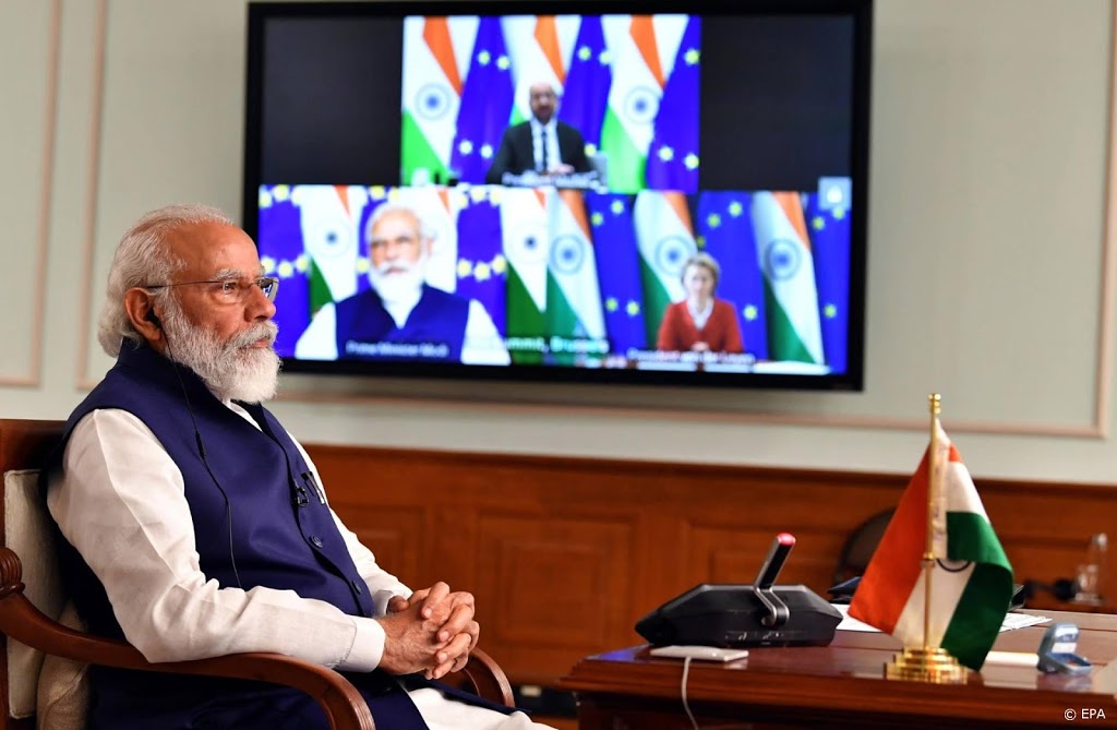 Indiase premier Modi legt eerste steen omstreden hindoetempel