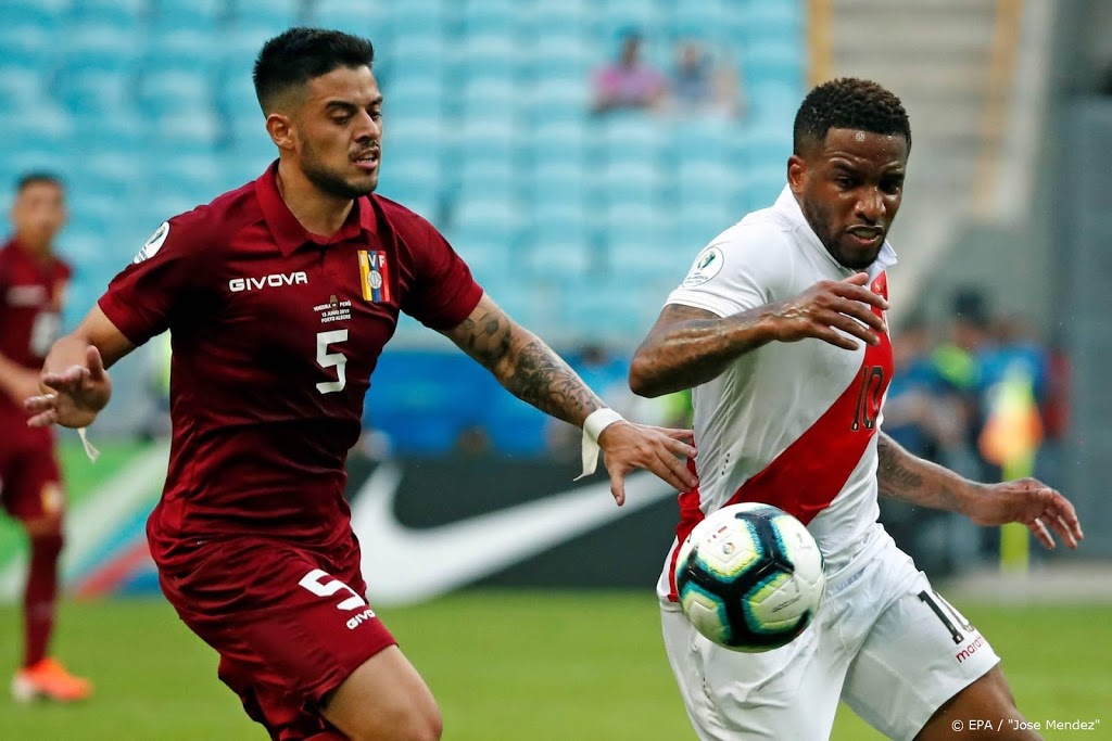 Voetballer Farfán vertrekt bij Lokomotiv Moskou 