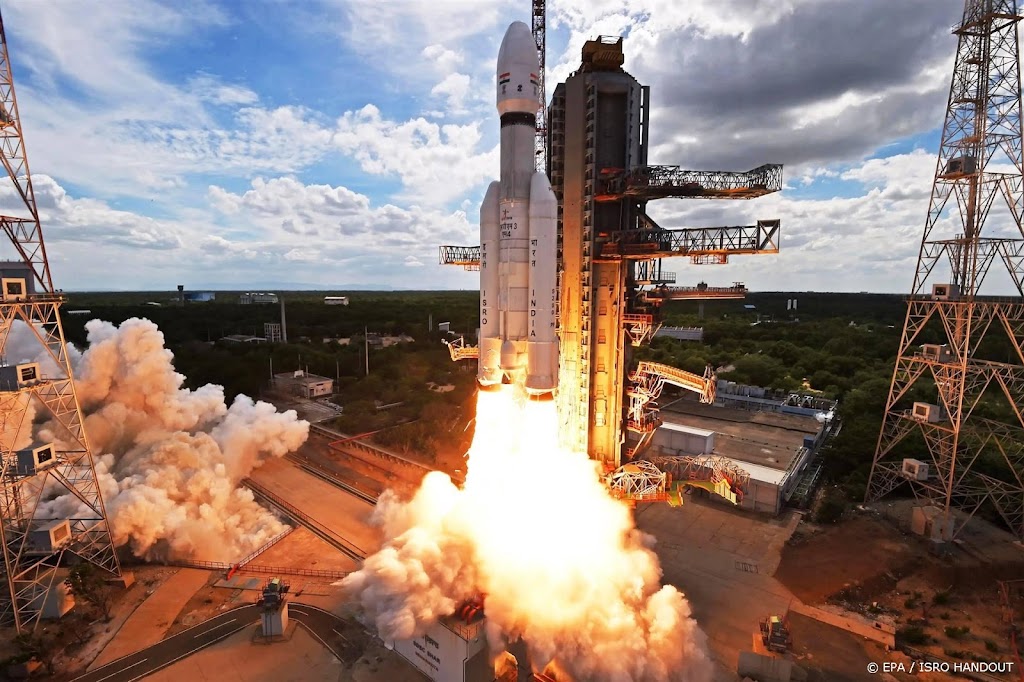 Indiaas ruimtevaartuig succesvol in baan rond de maan gebracht