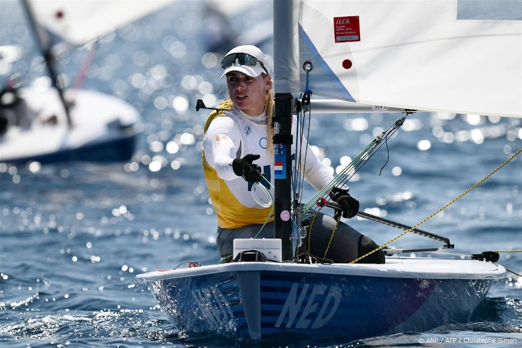 Voorsprong zeilster Bouwmeester slinkt na eerste race maandag 