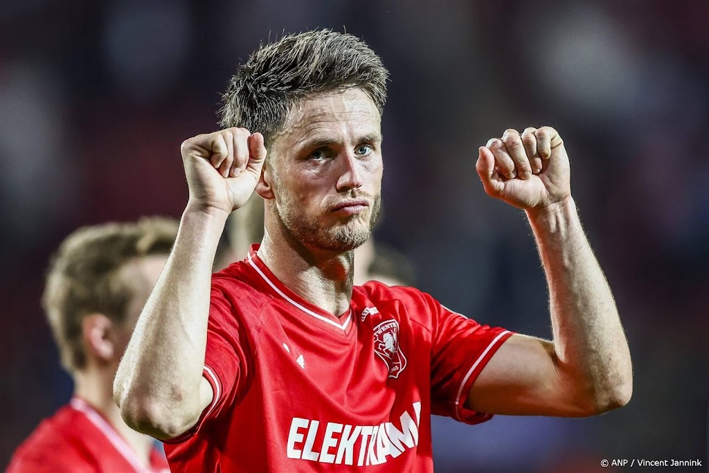 Van Wolfswinkel na vertrek Pröpper aanvoerder tegen Salzburg