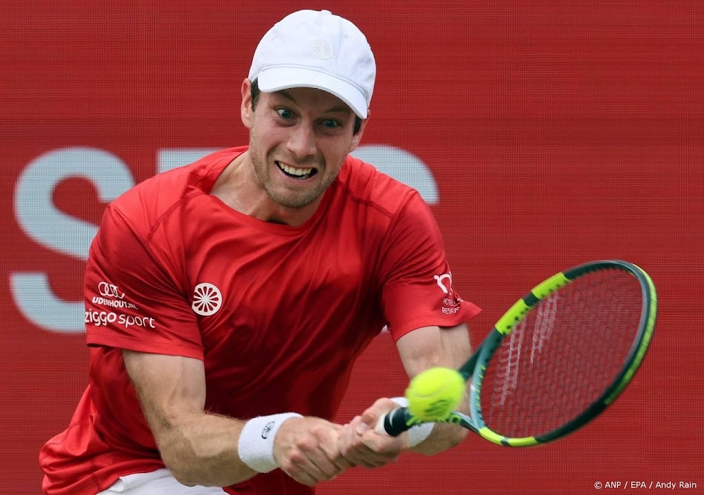 Tennisser Van de Zandschulp bereikt tweede ronde in Montreal