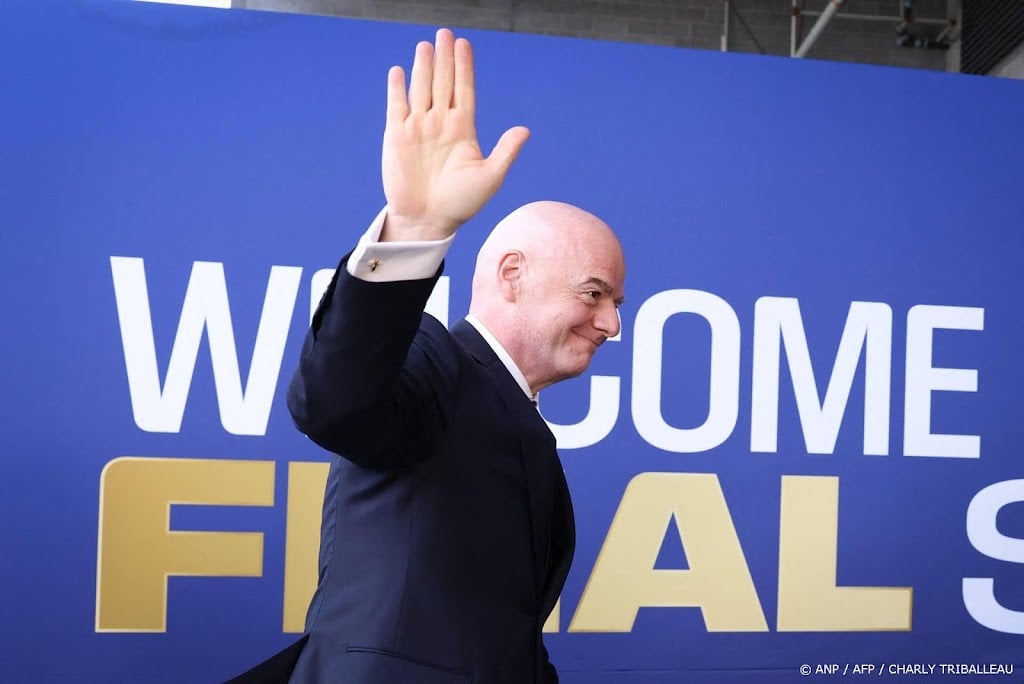 Infantino blijft aan als FIFA-voorzitter na overleg in Marokko