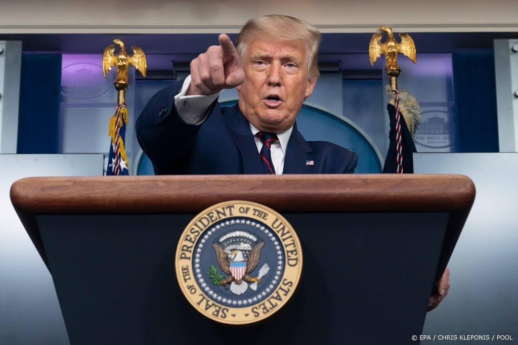 Trump wil einde aan 'zieke' anti-racismecursussen overheid