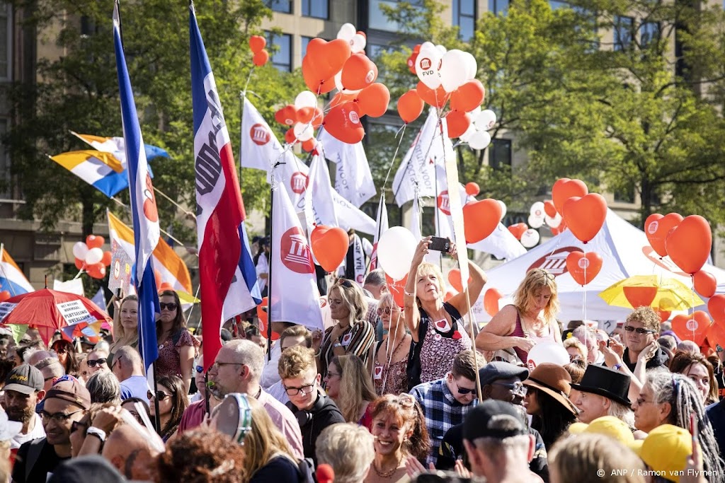 Coronademonstratie vertrokken van Dam voor route door centrum