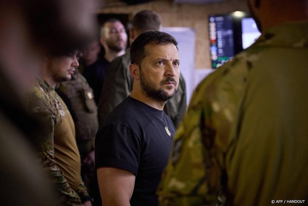 Zelensky bezoekt militairen bij Bachmoet