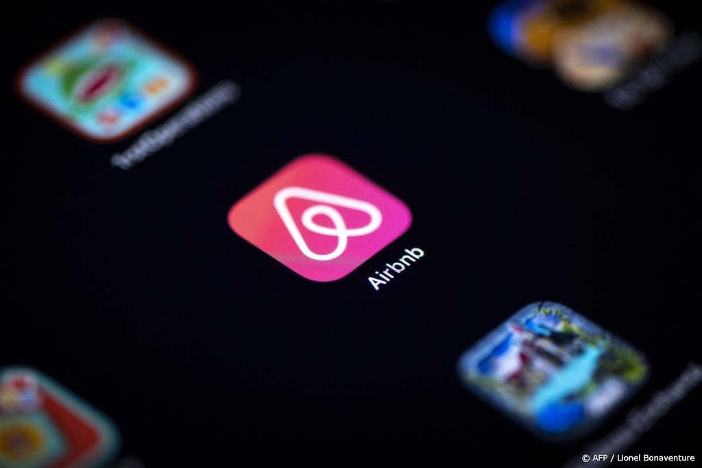 Beleggers op Wall Street nemen winsten, Airbnb flink omhoog