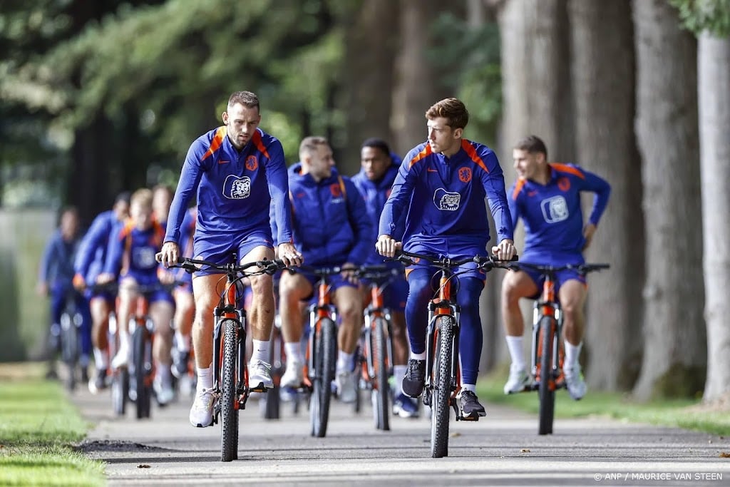 Oranje richt blik na teleurstelling tegen Polen op Litouwen