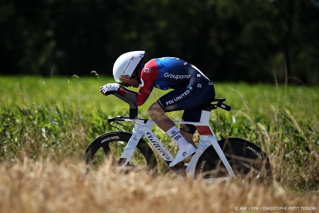  Grégoire wint etappe en pakt leiderstrui in Groot-Brittannië 