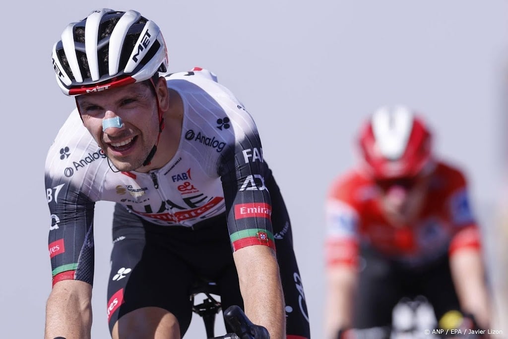 Almeida blijft Vingegaard voor en boekt ritzege in Vuelta