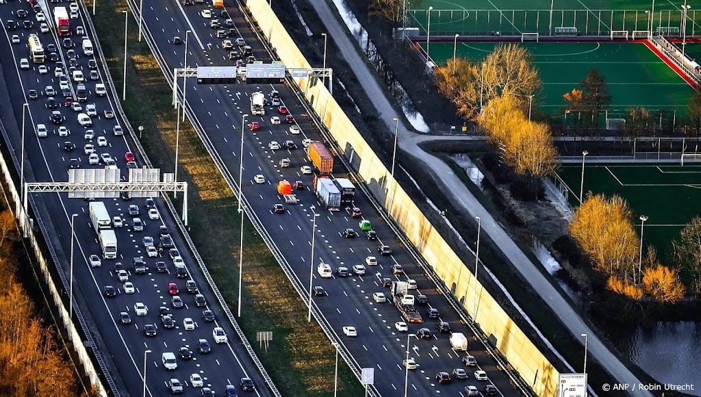 Regio Rotterdam vreest verkeersinfarct, vraagt hulp werkgevers