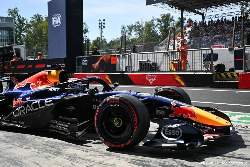 Verstappen derde in derde training op Monza, Russell snelste
