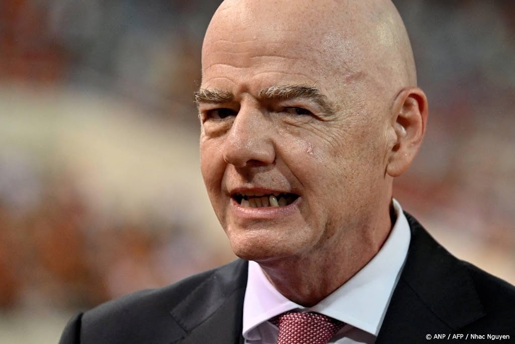 Infantino houdt zich stil bij WK voetbal voor vrouwen onder 20