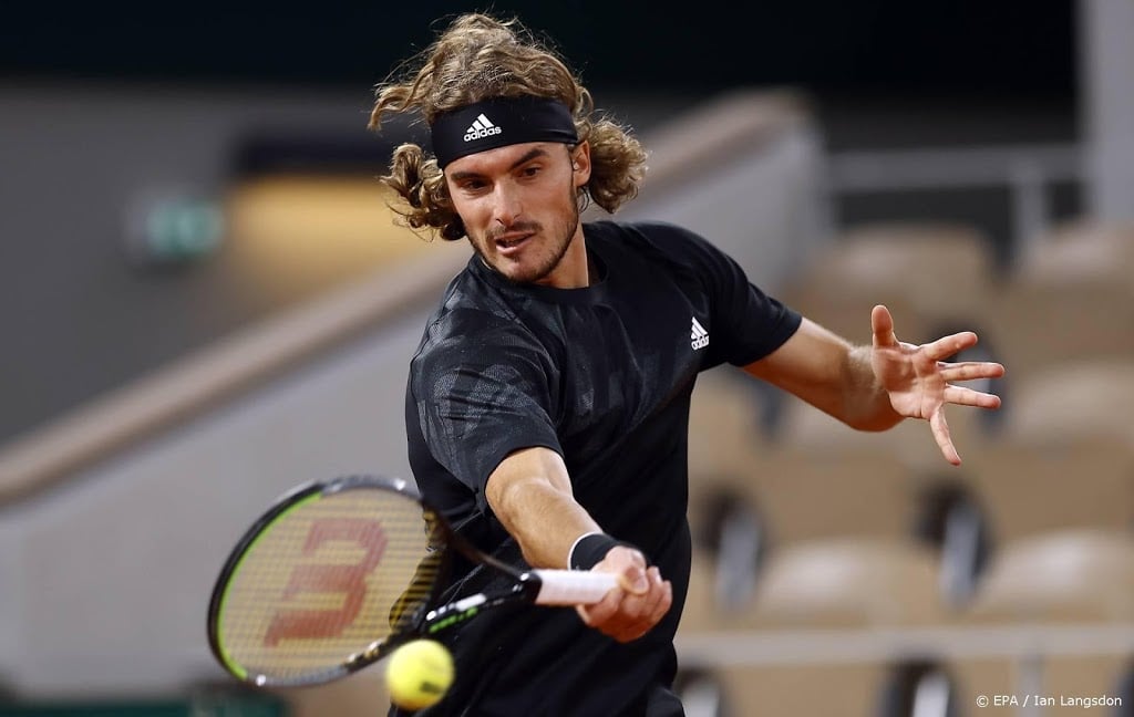 Outsiders Tsitsipas en Roeblev naar laatste acht op Roland Garros