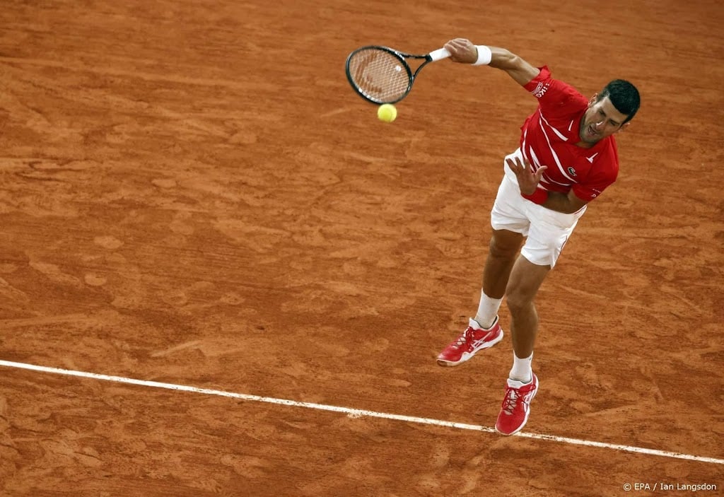 Djokovic zonder setverlies naar laatste acht Roland Garros
