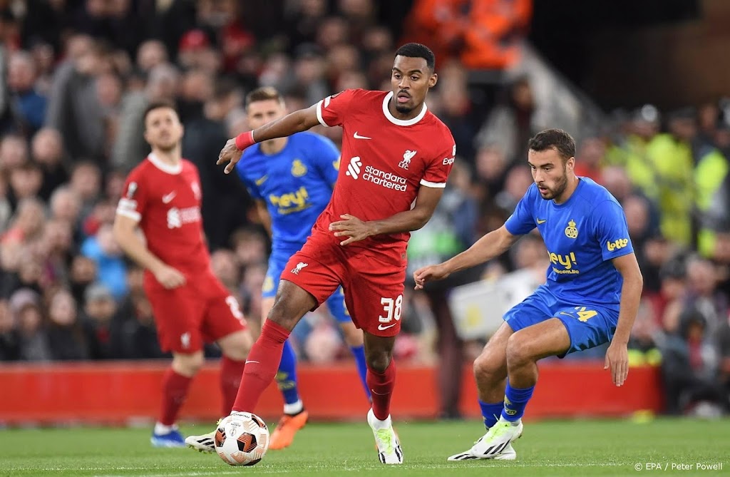 Gravenberch schiet Liverpool langs Union Sint-Gillis