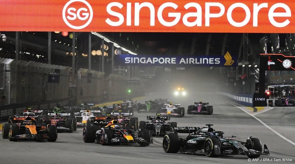 Verstappen loopt in met tweede plek in Singapore, Russell wint