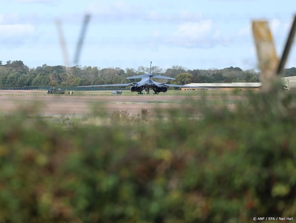 NYT: VS halen bommenwerpers weg van basis Fairford na dreigement