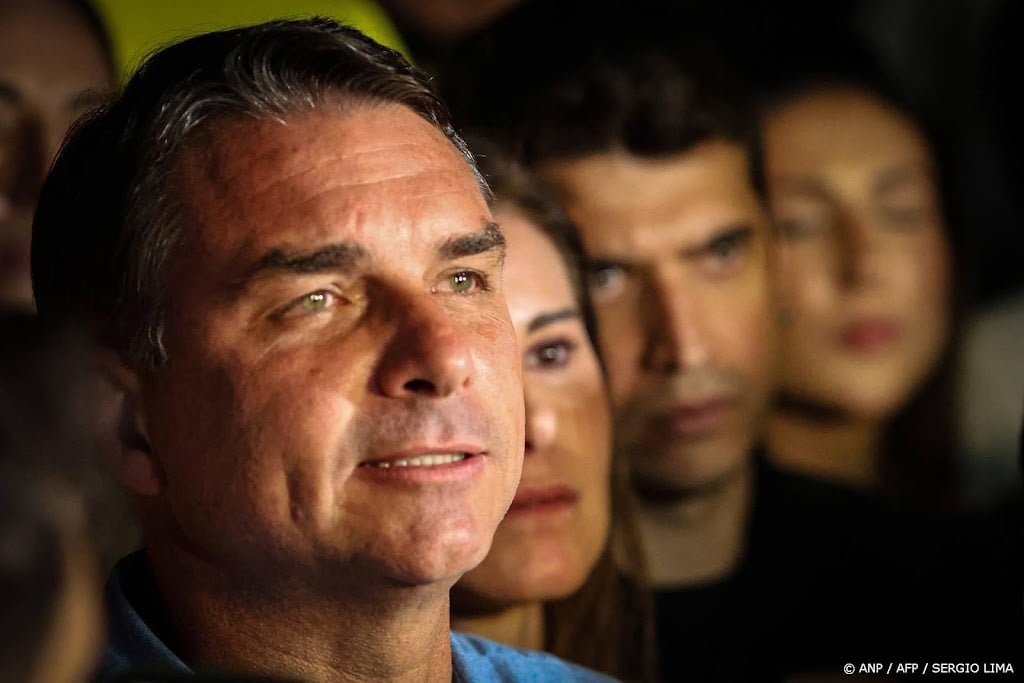 Flávio Bolsonaro wint eerste ronde verkiezingen in Brazilië