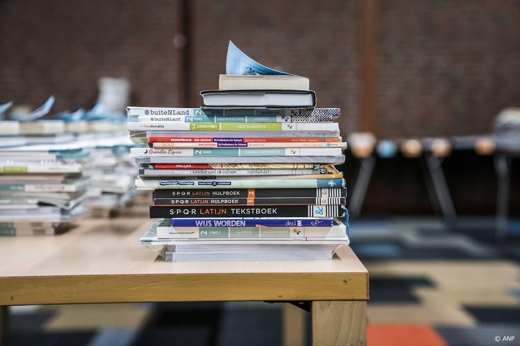 VO-raad wil meer keuze voor scholen bij aanschaf schoolboeken