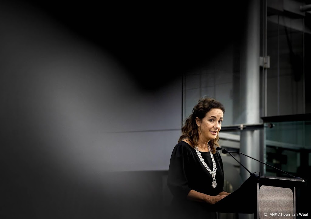 Amsterdam boos over 'PSV-spandoek' bij huis burgemeester