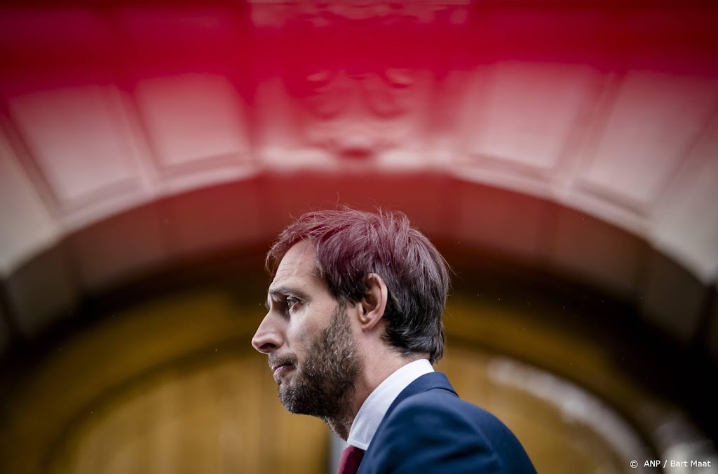 Hoekstra: te weinig grip op migratie, dit is niet vol te houden