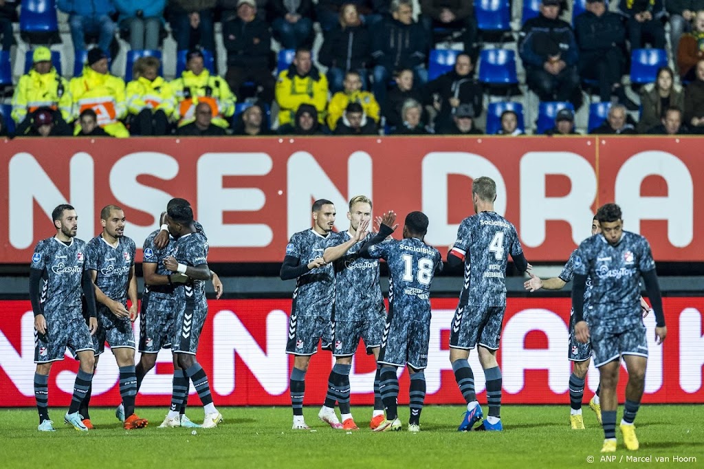 Zivkovic helpt FC Emmen met eerste doelpunt aan winst op Fortuna