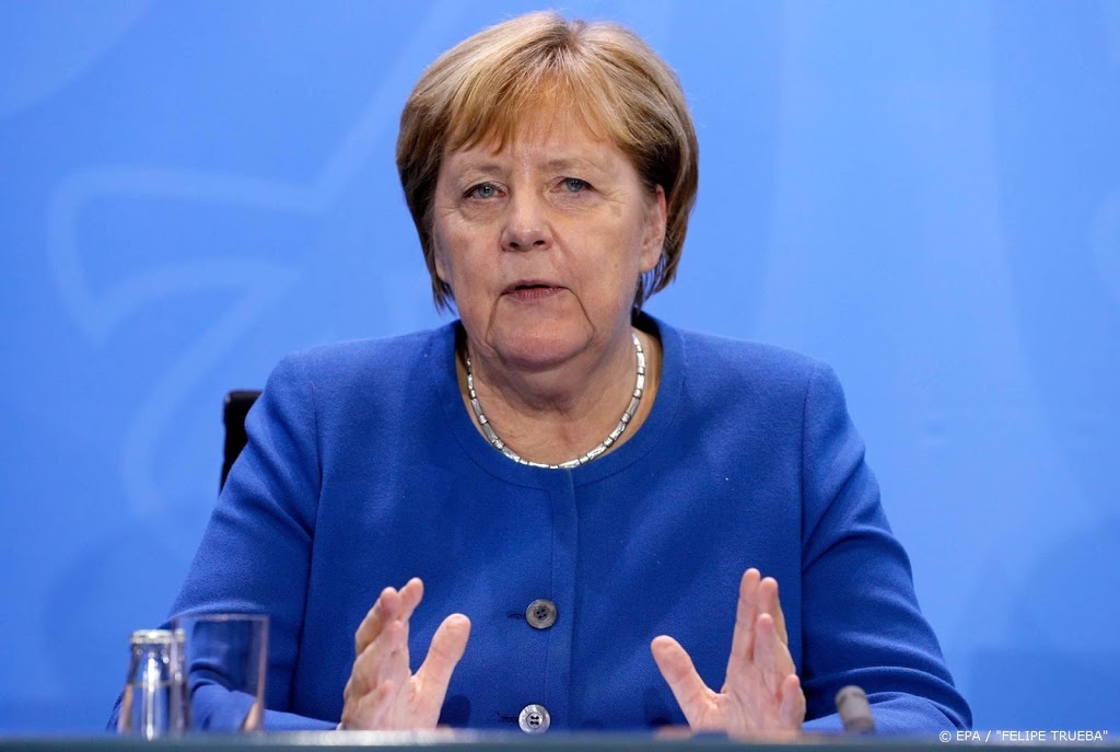 Merkel doet miljoenenschenking aan Auschwitz