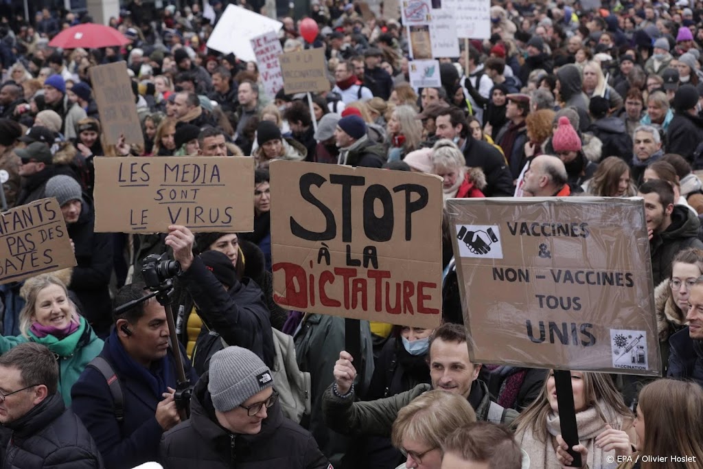 Zes gewonden en 20 arrestaties bij coronaprotest in Brussel